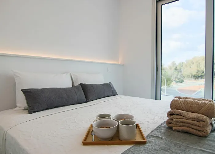 Phaedrus Living - Seaside Executive Flat Harbour 201 Apartmán