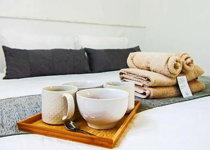 Phaedrus Living - Seaside Executive Flat Harbour 201 Apartmán *