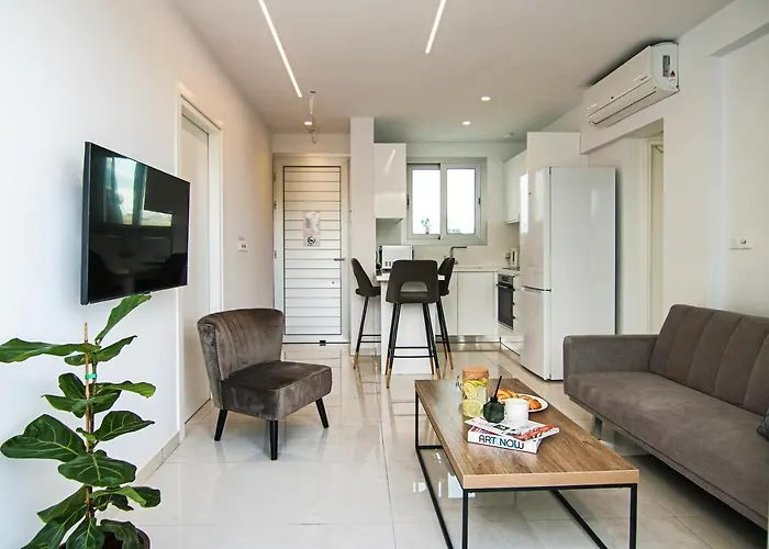 Phaedrus Living - Seaside Executive Flat Harbour 201 Appartamento Paphos