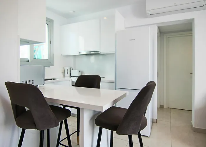 Phaedrus Living - Seaside Executive Flat Harbour 201 Appartamento Paphos