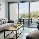 Phaedrus Living - Seaside Executive Flat Harbour 201 * Pafos