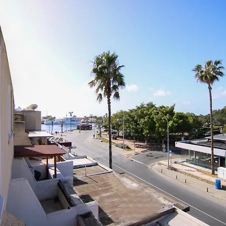 Phaedrus Living - Seaside Executive Flat Harbour 201 Apartament